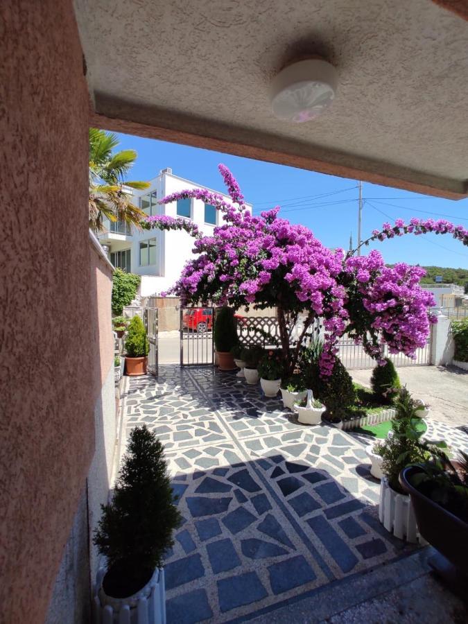 Apartmani Andrijana Ulcinj Extérieur photo